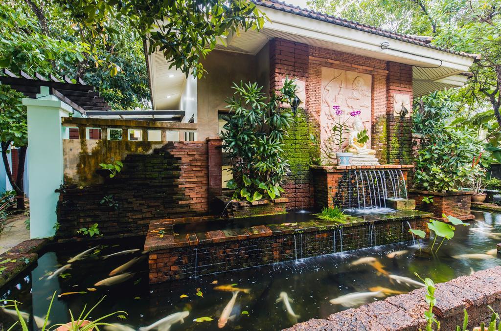 Karon Whale Resort Phuket Exterior photo
