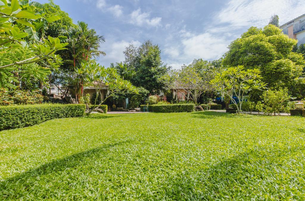 Karon Whale Resort Phuket Exterior photo