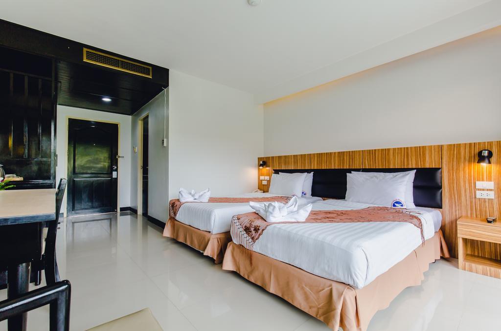 Karon Whale Resort Phuket Exterior photo