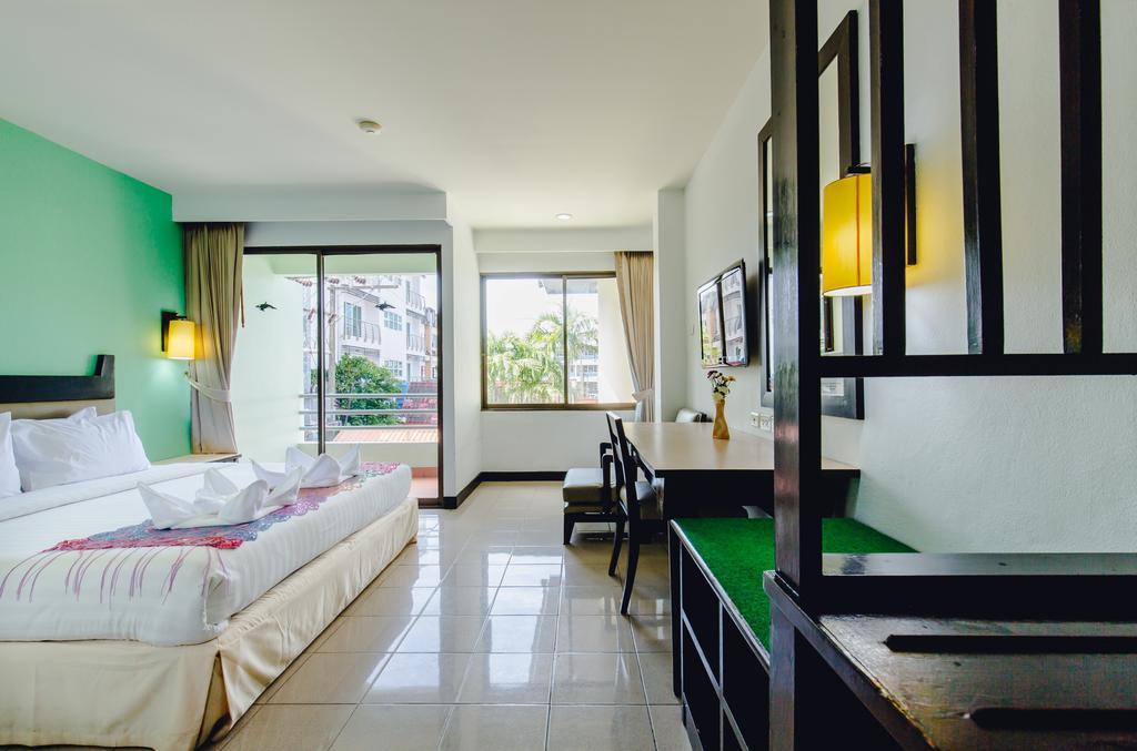 Karon Whale Resort Phuket Exterior photo